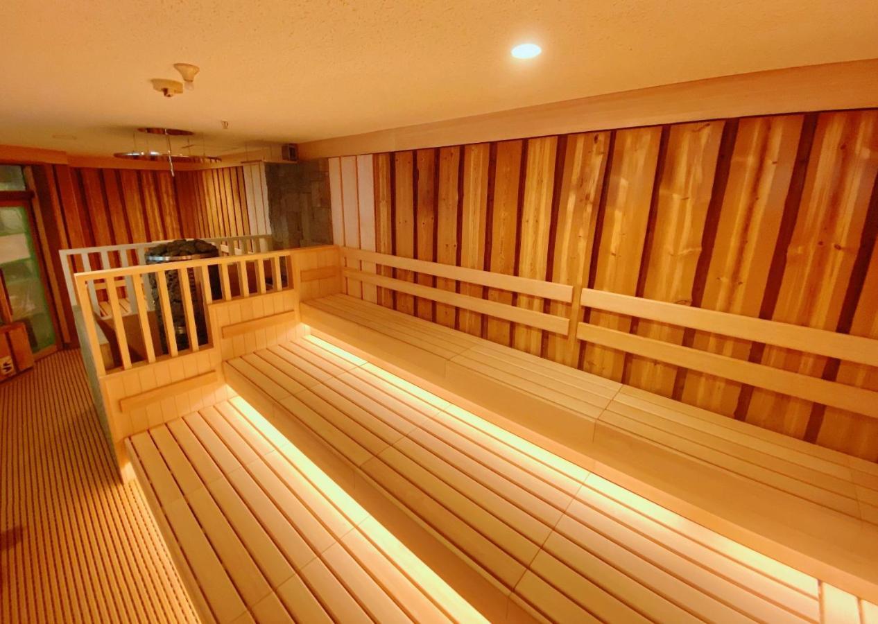 Sauna & Capsule Amza Осака Экстерьер фото